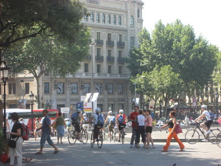 Plaza Catalunya, Barcelona Bike Rentals, Passeig de Gracia, Las Ramblas