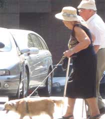 old couple barcelona, people in barcelona, dog